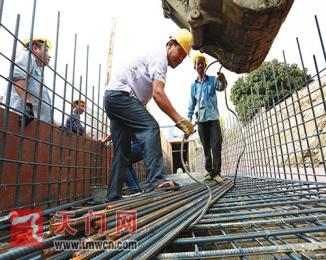 戰(zhàn)高溫！雨污分流改造工程進度不減